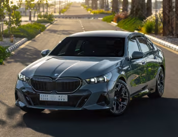 BMW 520i M Sport [Middle East] (G60) '2023–pr.