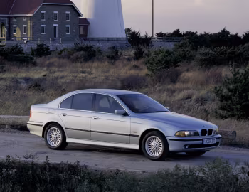 BMW 520i Sedan [Worldwide] (E39) '1996–2000
