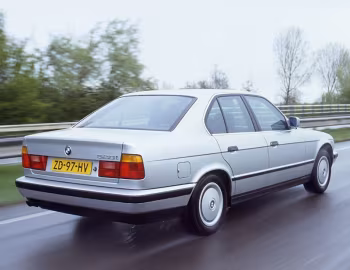 BMW 520i Sedan [Worldwide] (E34) '12.1987–95