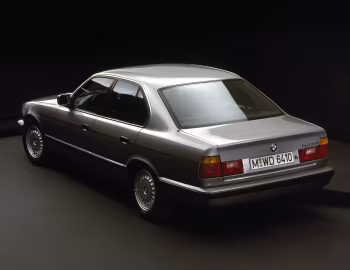 BMW 520i Sedan [Worldwide] (E34) '12.1987–95