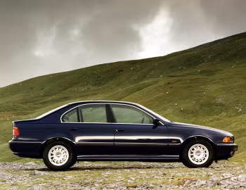 BMW 520i Sedan [UK-spec] (E39) '1996–2000