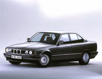 BMW 520i Sedan [Worldwide] (E34) '12.1987–95