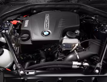 Bajo el capó BMW 520i Sedan Luxury Line [Australia] (F10) '2013–01.2017