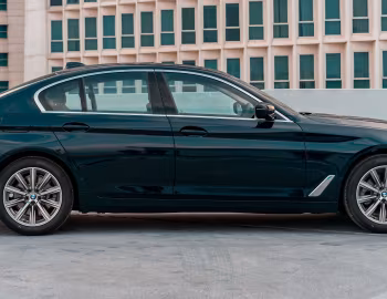 BMW 520i Sedan Luxury Line [Malaysia] (G30) '2019–20