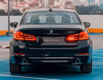 BMW 520i Sedan Luxury Line [Malaysia] (G30) '2019–20