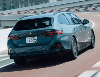 BMW 523d xDrive Touring M Sport [Japan] (G61) '2024–pr.