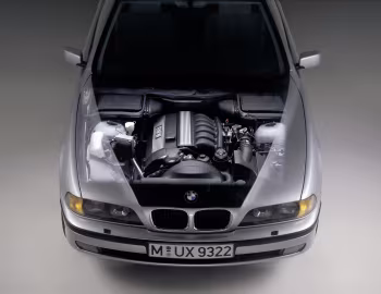 Bajo el capó BMW 523i Sedan [Worldwide] (E39) '1995–2000
