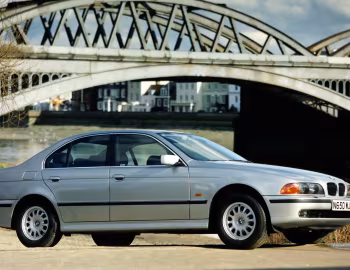 BMW 523i Sedan [UK-spec] (E39) '1995–2000
