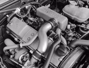Пад капотам 1984–87 BMW 524td [North America] (E28) '09.1983–12.1987
