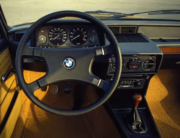 Panel frontal BMW 525 Sedan [Worldwide] (E12) '05.1976–06.1981