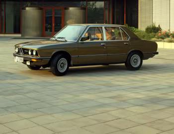 BMW 525 Sedan [Worldwide] (E12) '05.1976–06.1981