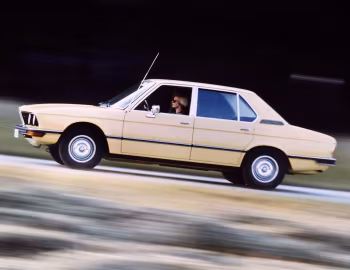 BMW 525 Sedan [Worldwide] (E12) '05.1976–06.1981