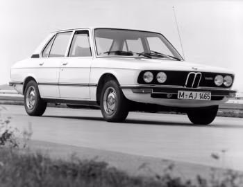 BMW 525 Sedan [Worldwide] (E12) '06.1973–08.1976