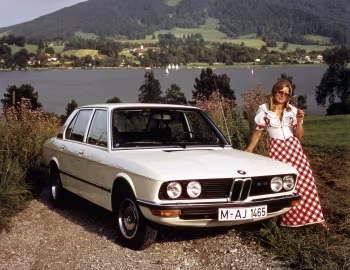 BMW 525 Sedan [Worldwide] (E12) '06.1973–08.1976
