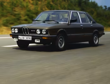 BMW 525 Sedan [Worldwide] (E12) '05.1976–06.1981