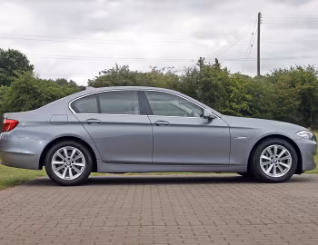 BMW 525d Sedan [UK-spec] (F10) '2010–13