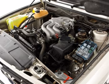 Bajo el capó BMW 525e [UK-spec] (E28) '03.1983–12.1987