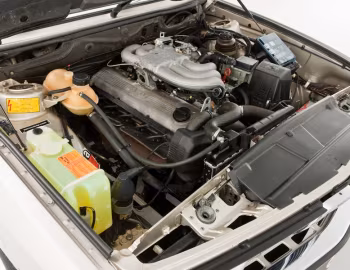 Bajo el capó BMW 525e [UK-spec] (E28) '03.1983–12.1987
