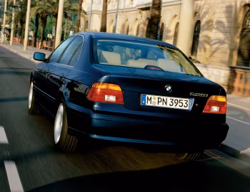 BMW 525i Sedan AT [Worldwide] (E39) '2000–03