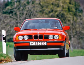 BMW 525i Sedan [Worldwide] (E34) '12.1987–94