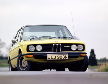 BMW 528 Sedan [UK-spec] (E12) '01.1975–08.1976