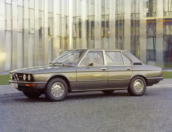BMW 528 Sedan [Worldwide] (E12) '11.1974–08.1976