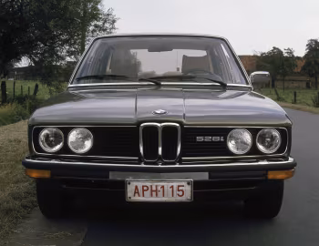 BMW 528i Sedan [Worldwide] (E12) '02.1977–06.1981