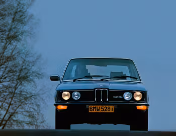 BMW 528i Sedan [South Africa] (E12) '01.1977–83