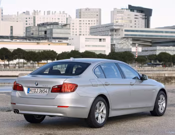 BMW 528Li [China] (F18) '2010–13