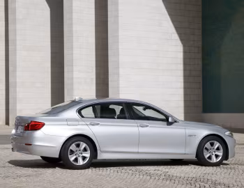 BMW 528Li [China] (F18) '2010–13