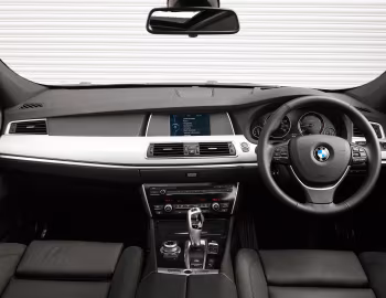 Panel frontal BMW 530d Gran Turismo [UK-spec] (F07) '2009–13