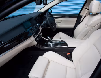 Interior BMW 530d Sedan [UK-spec] (F10) '2010–13