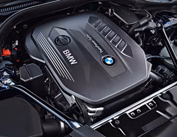 Bajo el capó BMW 530d xDrive Touring M Sport [Worldwide] (G31) '2017–20