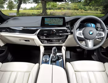Panel frontal BMW 530d xDrive Touring M Sport [UK-spec] (G31) '2017–20