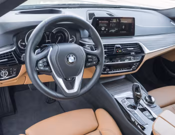 Panel frontal 2018–20 BMW 530e iPerformance [North America] (G30) '2017–20