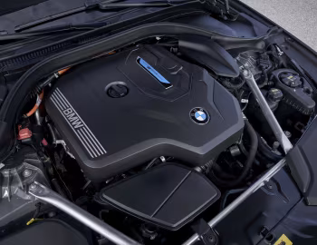 Bajo el capó BMW 530e Luxury Line [Worldwide] (G30) '2020–23