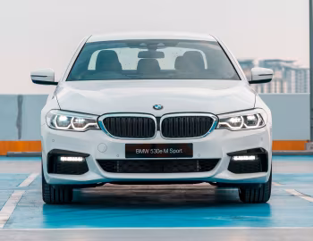 BMW 530e M Sport [Malaysia] (G30) '2019–20