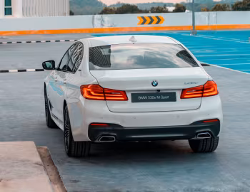 BMW 530e M Sport [Malaysia] (G30) '2019–20