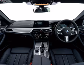 Panel frontal BMW 530e M Sport [Malaysia] (G30) '2019–20