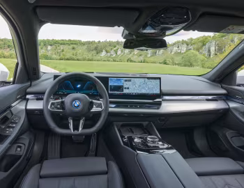 Panel frontal BMW 530e Touring M Sport [Worldwide] (G61) '2024–pr.