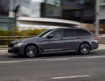 BMW 530e Touring M Sport [Worldwide] (G31) '2020–24