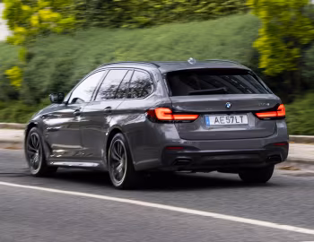 BMW 530e Touring M Sport [Worldwide] (G31) '2020–24