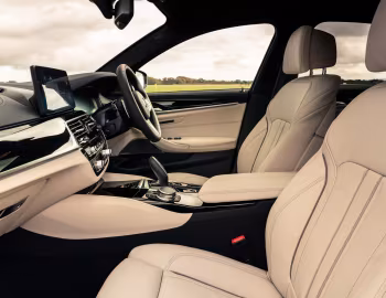 Interior BMW 530e xDrive M Sport [UK-spec] (G30) '2020–23