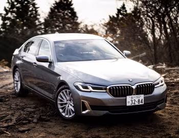 BMW 530i Luxury Line [Japan] (G30) '2020–23
