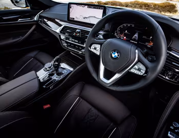 Panel frontal BMW 530i Luxury Line [Japan] (G30) '2020–23