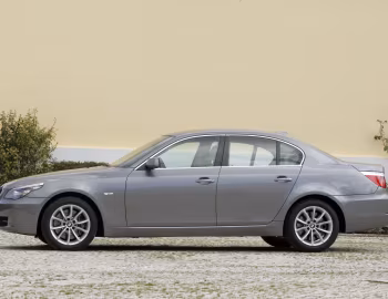 BMW 530i Sedan [Worldwide] (E60) '2007–10
