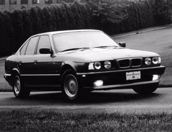 1993–95 BMW 530i Sedan [US-spec] (E34)