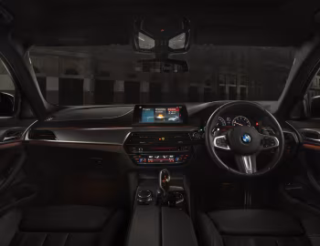 Panel frontal BMW 530i Sedan M Sport "Dark Shadow Edition" [Malaysia] (G30) '2020