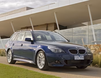 BMW 530i Touring M Sport Package [Australia] (E61) '2005