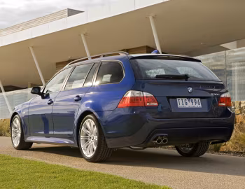 BMW 530i Touring M Sport Package [Australia] (E61) '2005